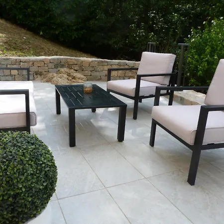 Couette-café La Desirade 3*