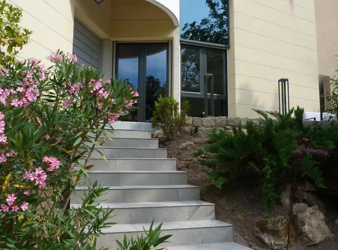 Oda ve Kahvaltı La Desirade Salles-la-Source